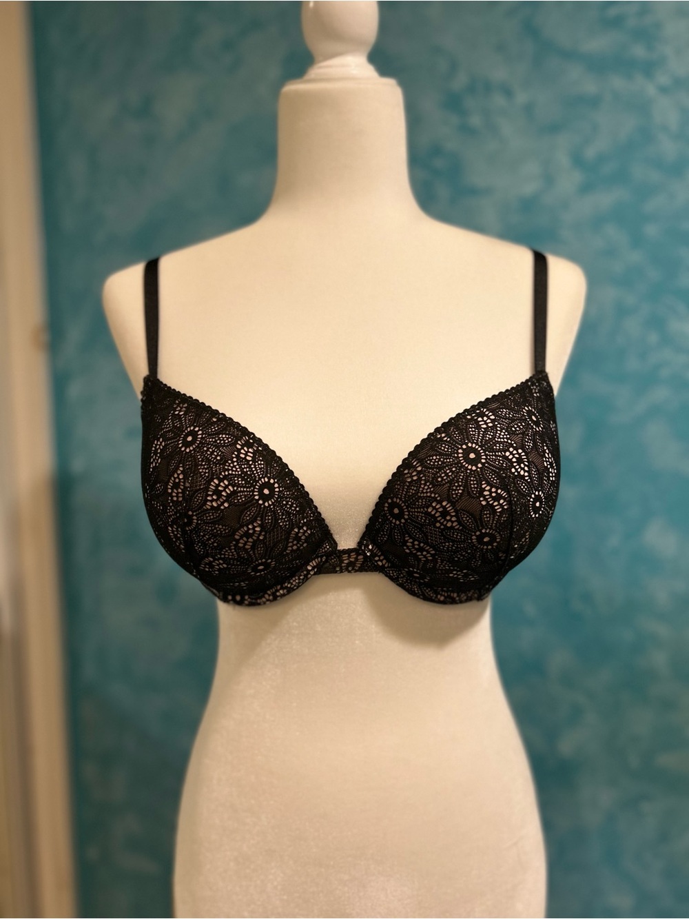 Victoria’s Secret Black Lace Push-Up Bra - Women Intimates